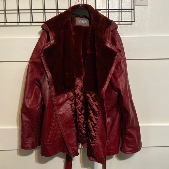 Plus Queen Size Like New Wilsons Red Leather Jacket. Fur Hood quilt lined. - Picture 4 of 14